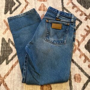 Wrangler Men's Relaxed Fit Blue Jeans